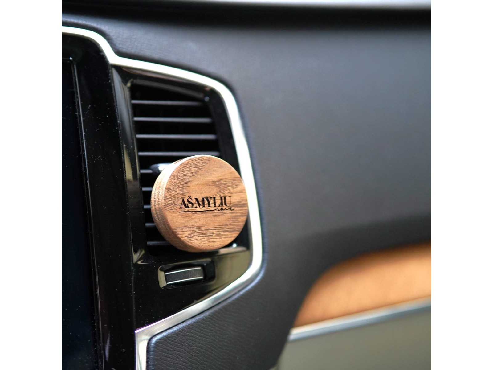 Automobilio kvapo laikiklis su kvapo papildymu „AŠ MYLIU SAVE